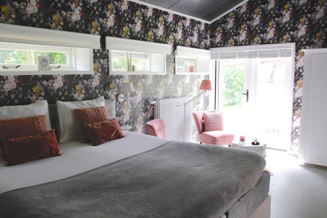 Bed and Breakfast Hemeltjelief Bij Caro Ezinge Exteriér fotografie