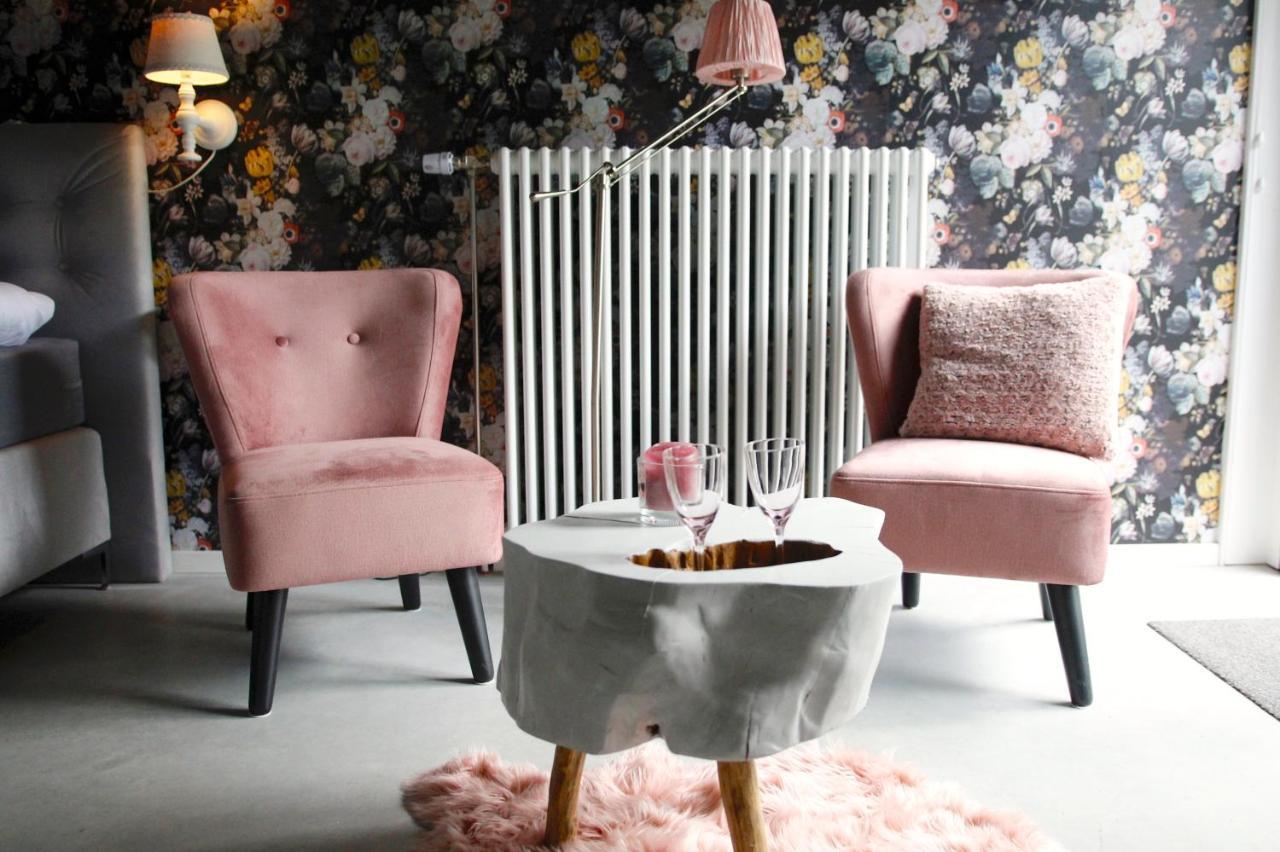 Bed and Breakfast Hemeltjelief Bij Caro Ezinge Exteriér fotografie